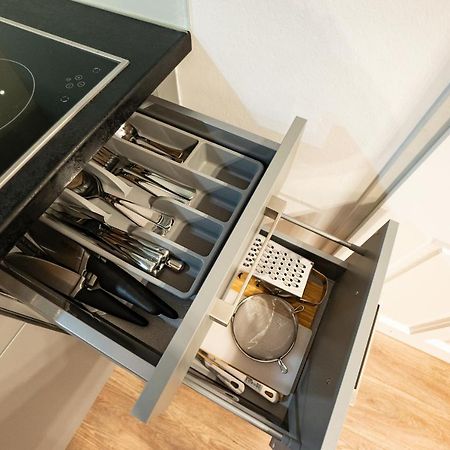 Stylish Apartment With Dedicated Working Space And Super King-Size Bed Located Between City Centre And Donau River Wenen Buitenkant foto