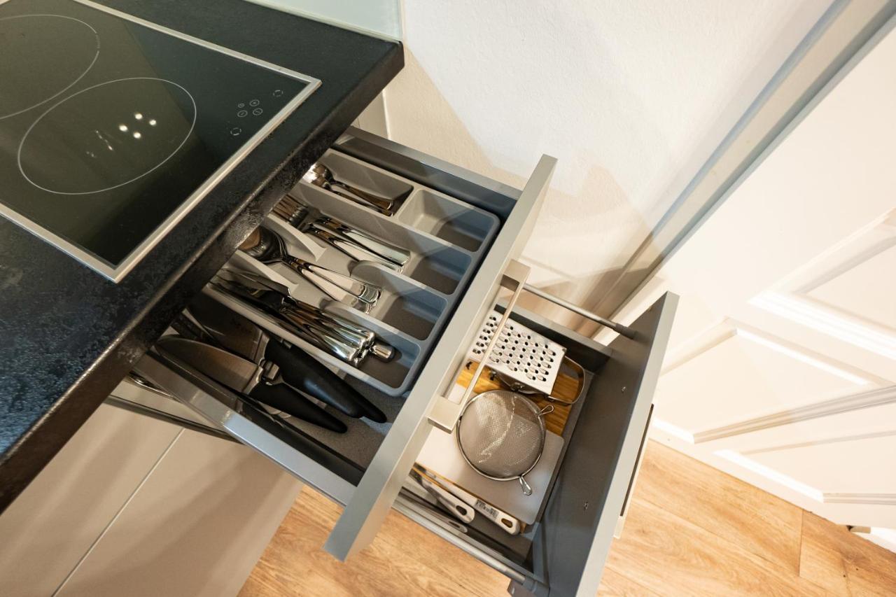 Stylish Apartment With Dedicated Working Space And Super King-Size Bed Located Between City Centre And Donau River Wenen Buitenkant foto