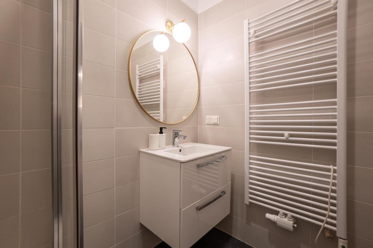 Stylish Apartment With Dedicated Working Space And Super King-Size Bed Located Between City Centre And Donau River Wenen Buitenkant foto