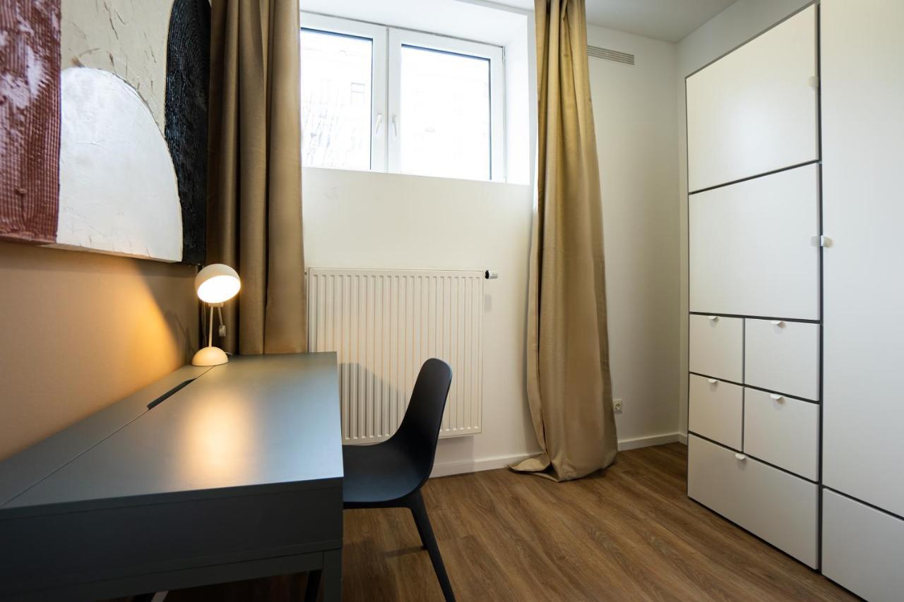 Stylish Apartment With Dedicated Working Space And Super King-Size Bed Located Between City Centre And Donau River Wenen Buitenkant foto