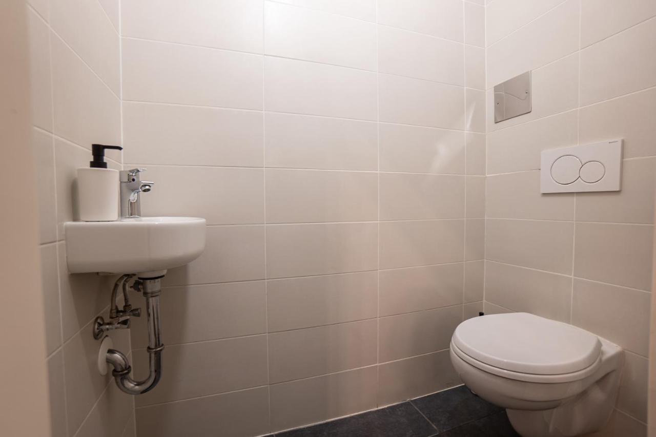 Stylish Apartment With Dedicated Working Space And Super King-Size Bed Located Between City Centre And Donau River Wenen Buitenkant foto