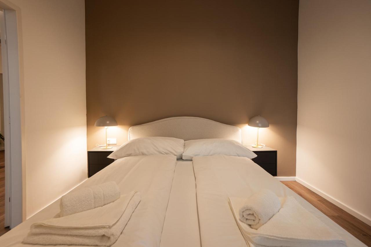 Stylish Apartment With Dedicated Working Space And Super King-Size Bed Located Between City Centre And Donau River Wenen Buitenkant foto