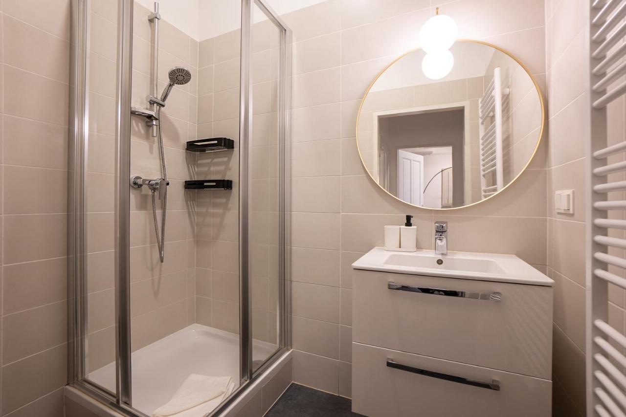 Stylish Apartment With Dedicated Working Space And Super King-Size Bed Located Between City Centre And Donau River Wenen Buitenkant foto