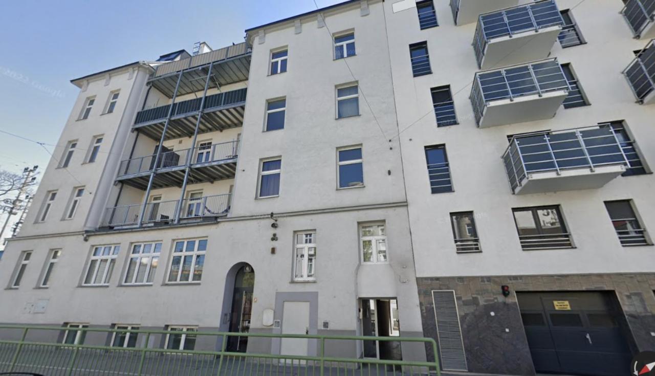 Stylish Apartment With Dedicated Working Space And Super King-Size Bed Located Between City Centre And Donau River Wenen Buitenkant foto